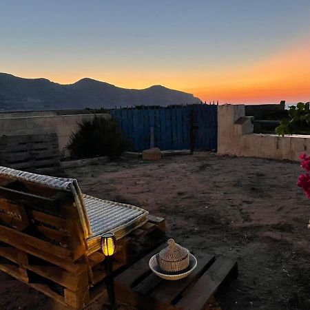 La Finestra A Tramontana Apartment Favignana Luaran gambar